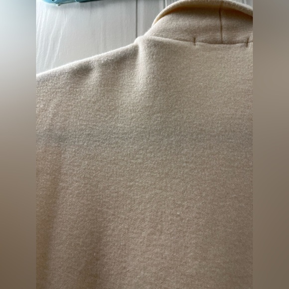 UNIQLO Long Cream Cardigan - Picture 9 of 11